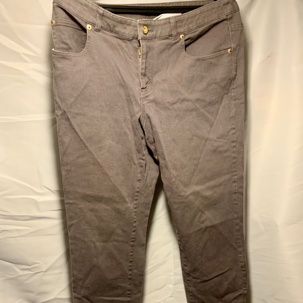 Comfy cotton ”Liz Lange” grey denim zip ankle sz12